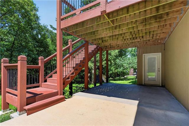 12035 S Sunray Drive, Olathe, KS 66061