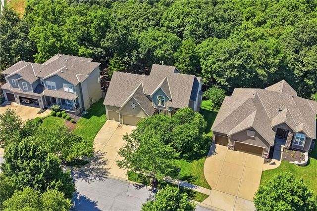12035 S Sunray Drive, Olathe, KS 66061