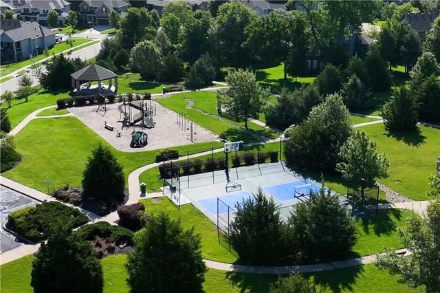12035 S Sunray Drive, Olathe, KS 66061