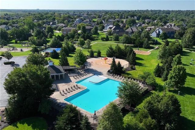 12035 S Sunray Drive, Olathe, KS 66061