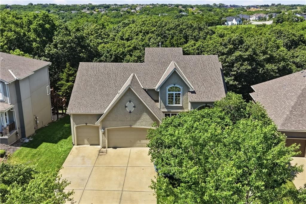 12035 S Sunray Drive, Olathe, KS 66061
