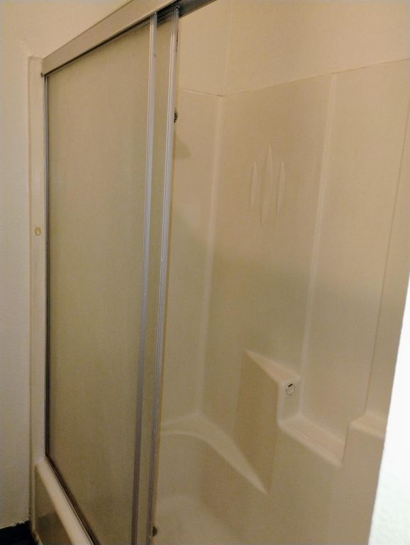 Image 5 of property listing at 655 W Ashlan Avenue # 204, Clovis, CA 93612