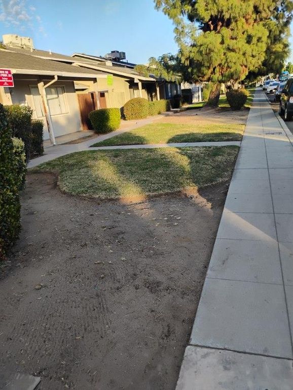 Image 8 of property listing at 655 W Ashlan Avenue # 204, Clovis, CA 93612