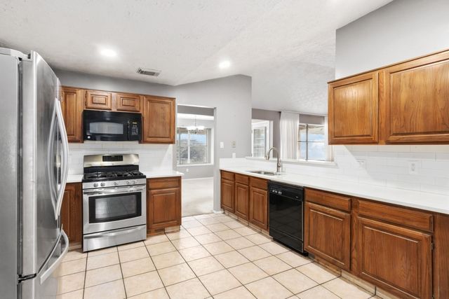 914 Briarwood Court, Deer Park, TX 77536