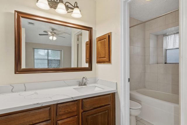 914 Briarwood Court, Deer Park, TX 77536