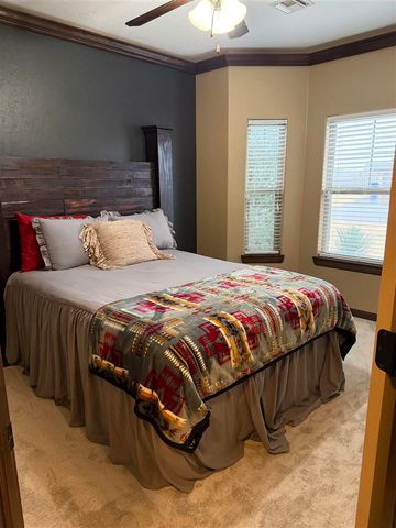 703 N Meadow Ln, Cache, OK 73527