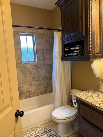 703 N Meadow Ln, Cache, OK 73527