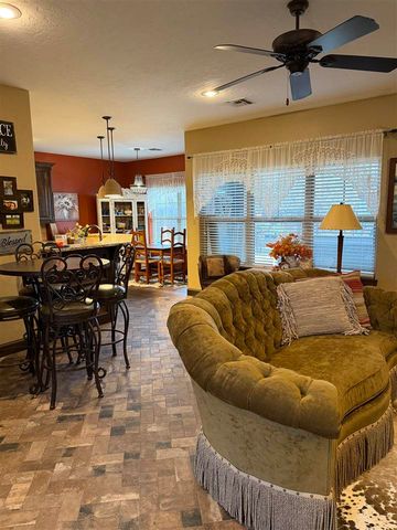 703 N Meadow Ln, Cache, OK 73527