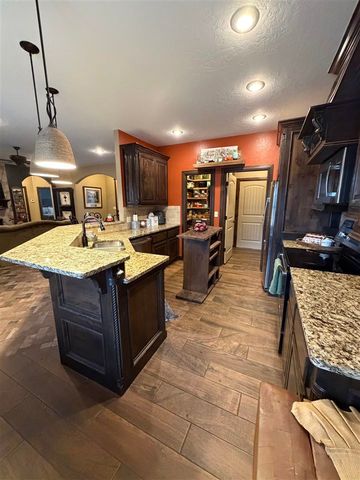 703 N Meadow Ln, Cache, OK 73527