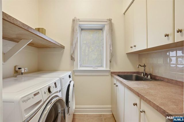 1 Dimmig Court, Upper Saddle River, NJ 07458