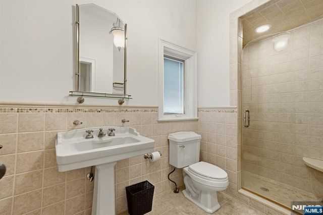 1 Dimmig Court, Upper Saddle River, NJ 07458