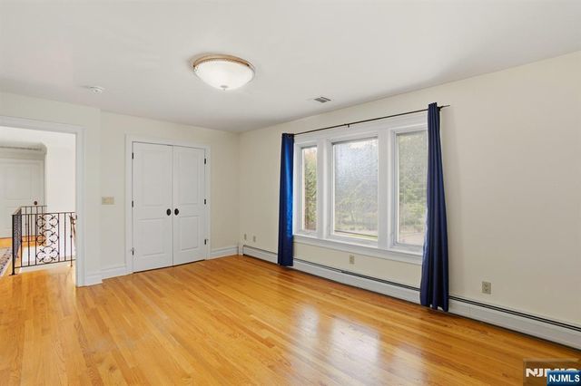 1 Dimmig Court, Upper Saddle River, NJ 07458