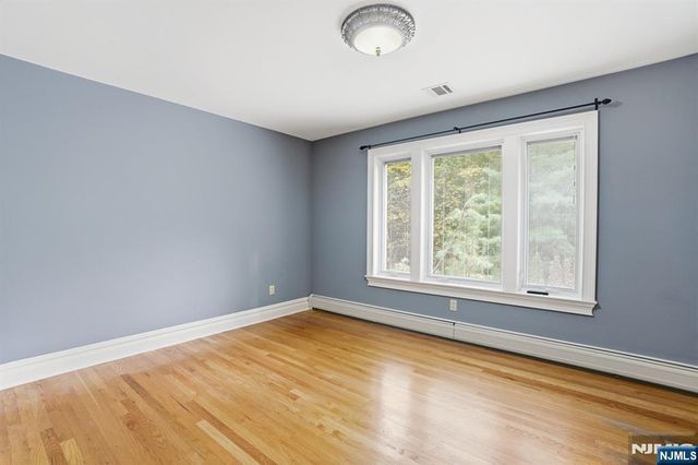 1 Dimmig Court, Upper Saddle River, NJ 07458