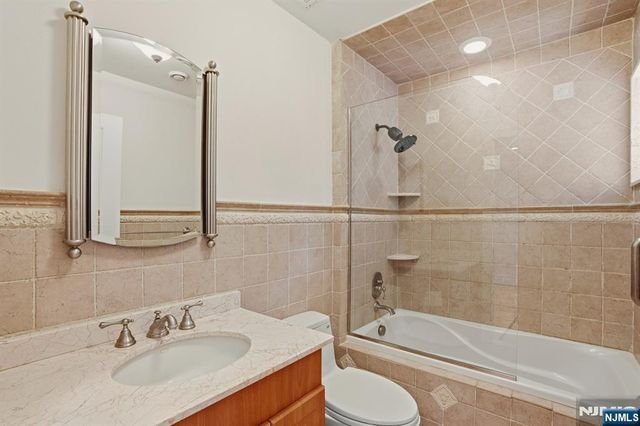 1 Dimmig Court, Upper Saddle River, NJ 07458