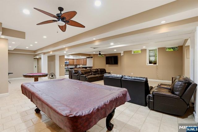 1 Dimmig Court, Upper Saddle River, NJ 07458