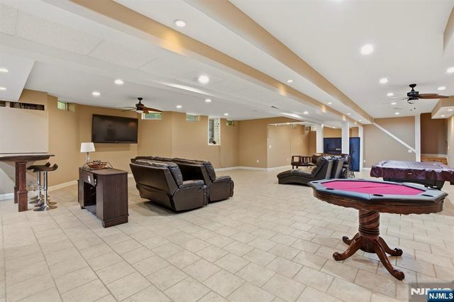 1 Dimmig Court, Upper Saddle River, NJ 07458