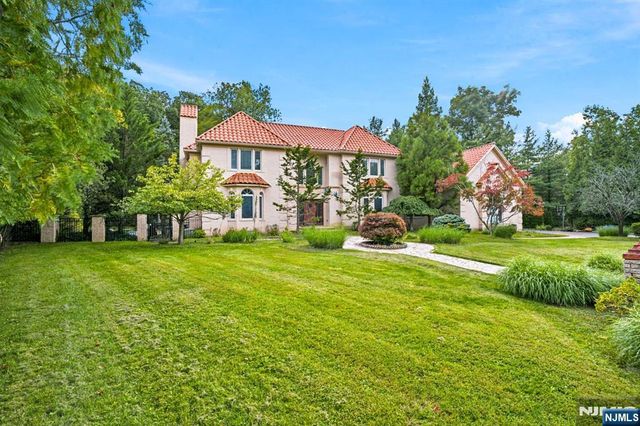 1 Dimmig Court, Upper Saddle River, NJ 07458