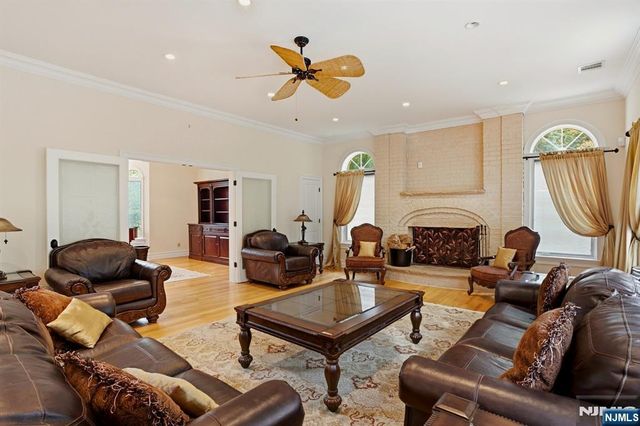 1 Dimmig Court, Upper Saddle River, NJ 07458