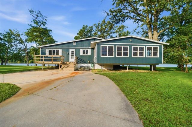 2204 Cottage Row Road, Cedar Falls, IA 50613
