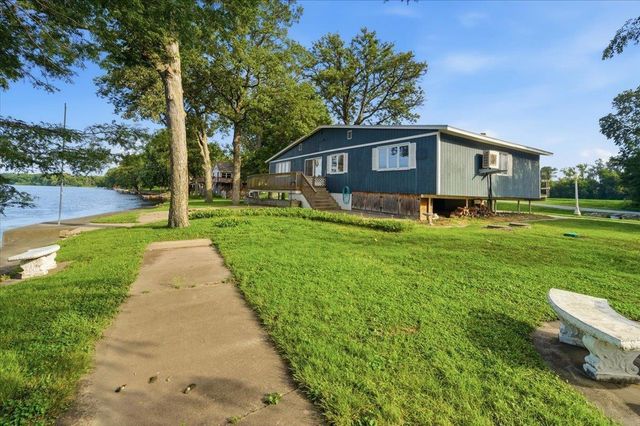 2204 Cottage Row Road, Cedar Falls, IA 50613
