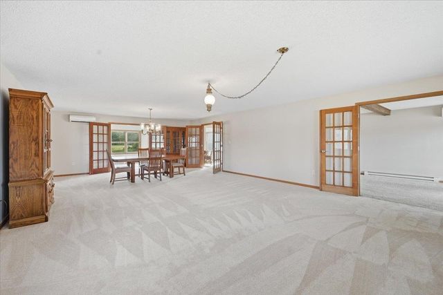 2204 Cottage Row Road, Cedar Falls, IA 50613