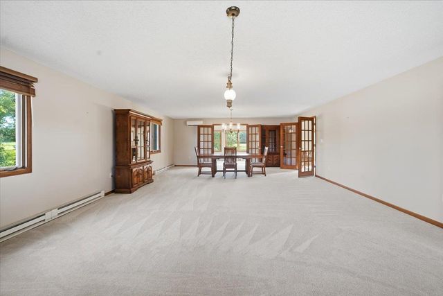 2204 Cottage Row Road, Cedar Falls, IA 50613