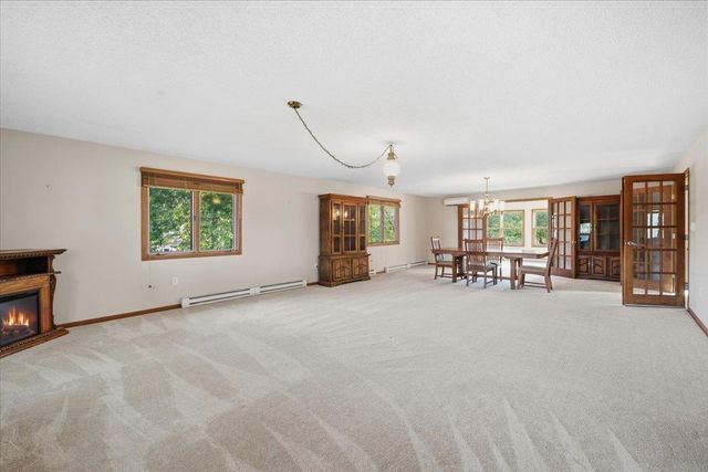 2204 Cottage Row Road, Cedar Falls, IA 50613