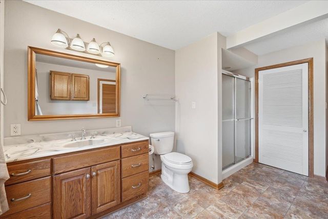 2204 Cottage Row Road, Cedar Falls, IA 50613