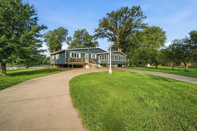 2204 Cottage Row Road, Cedar Falls, IA 50613
