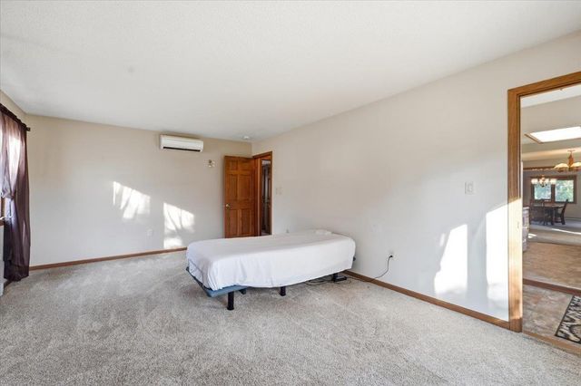 2204 Cottage Row Road, Cedar Falls, IA 50613