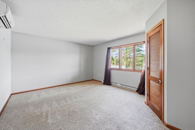 2204 Cottage Row Road, Cedar Falls, IA 50613