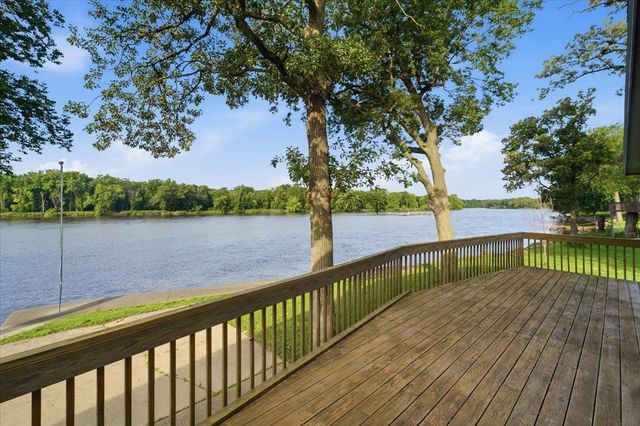 2204 Cottage Row Road, Cedar Falls, IA 50613