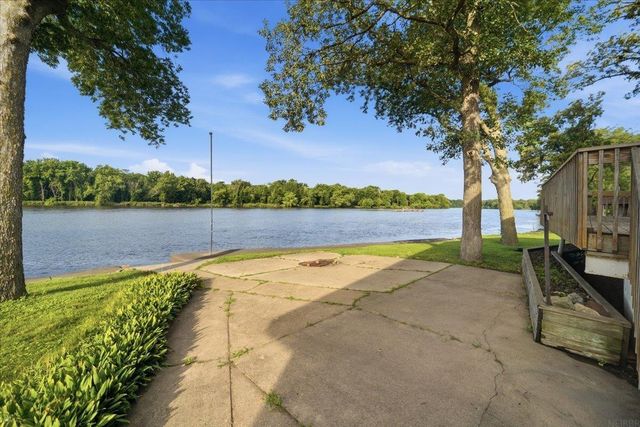 2204 Cottage Row Road, Cedar Falls, IA 50613