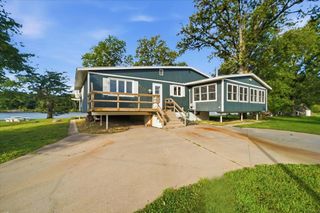 2204 Cottage Row Road, Cedar Falls, IA 50613