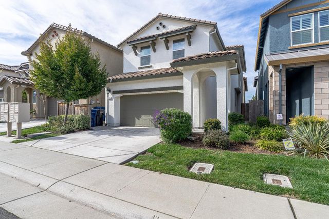 8354 Apothic Way, Sacramento, CA 95829