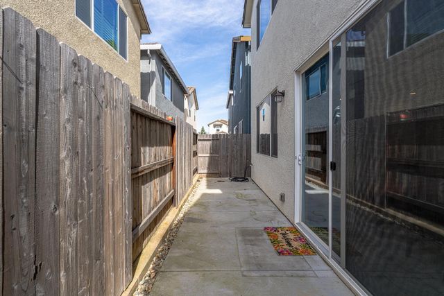 8354 Apothic Way, Sacramento, CA 95829