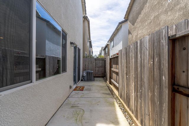 8354 Apothic Way, Sacramento, CA 95829