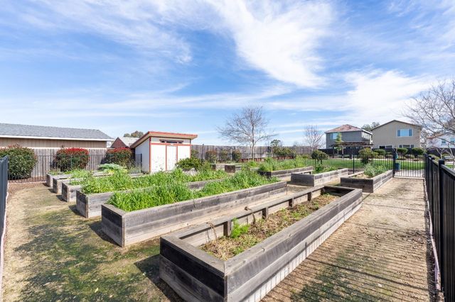 8354 Apothic Way, Sacramento, CA 95829