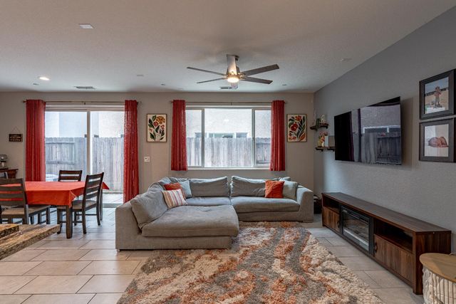 8354 Apothic Way, Sacramento, CA 95829