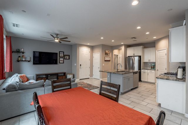 8354 Apothic Way, Sacramento, CA 95829