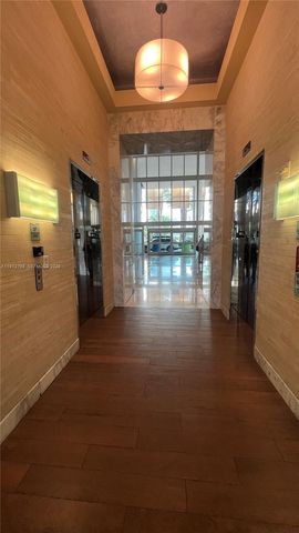 185 SW 7th St 2202, Miami, FL 33130