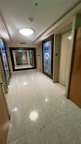 185 SW 7th St 2202, Miami, FL 33130