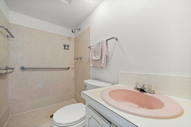 130 Doolen Court 109, North Palm Beach, FL 33408