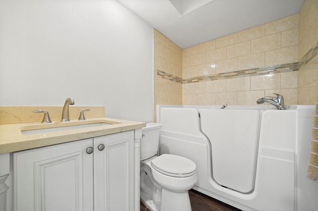 130 Doolen Court 109, North Palm Beach, FL 33408