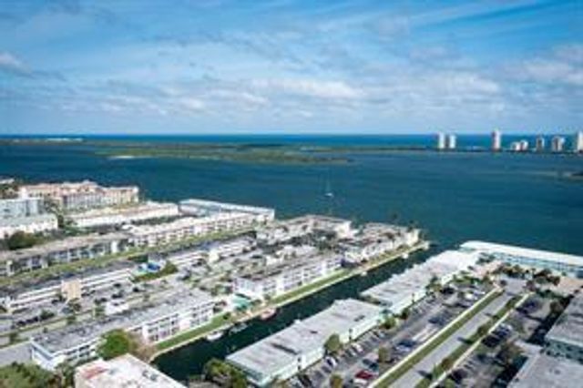 130 Doolen Court 109, North Palm Beach, FL 33408