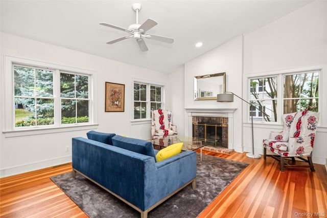 6 Oxford Avenue, Shelter Island, NY 11964