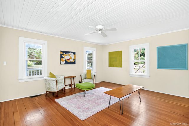 6 Oxford Avenue, Shelter Island, NY 11964