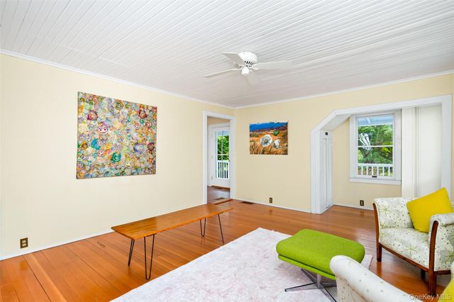 6 Oxford Avenue, Shelter Island, NY 11964