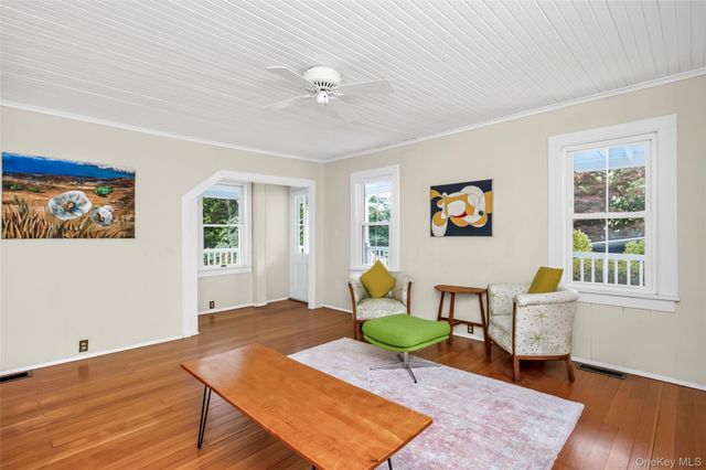 6 Oxford Avenue, Shelter Island, NY 11964
