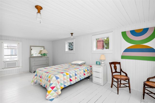 6 Oxford Avenue, Shelter Island, NY 11964